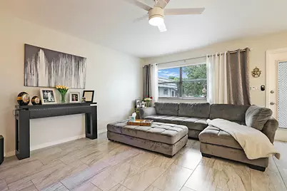 136 Tuscany B, Delray Beach, FL 33446 - Photo 3