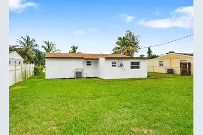 5295 Helene Place, West Palm Beach, FL 33407 - Photo 23
