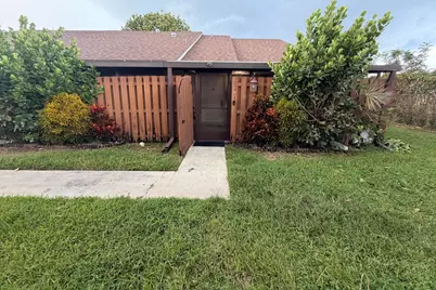 534 Springdale Circle #53-D, Palm Springs, FL 33461 - Photo 1