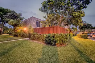 2552 SW 15th St, Deerfield Beach, FL 33442 - Photo 1
