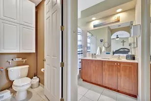2851 W Prospect Rd, Tamarac, FL 33309 - Photo 23