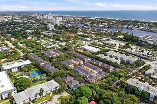 1009 W Heritage Club Cir, Delray Beach, FL 33483 - Photo 9