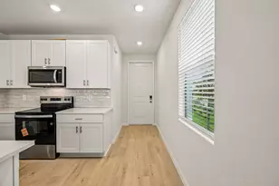 642 Salisbury Cir, Fort Pierce, FL 34982 - Photo 3