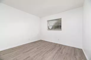 1401 NE 17th Ct, Fort Lauderdale, FL 33305 - Photo 11