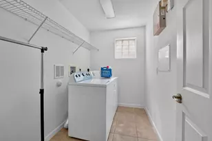 672 Gazetta Way, West Palm Beach, FL 33413 - Photo 29