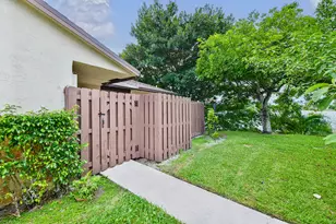 3402 Waterview Cir, Palm Springs, FL 33461 - Photo 41