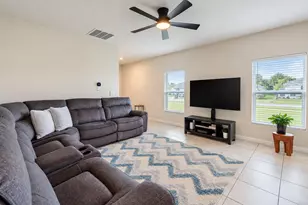 521 Cherimoya St, Fort Pierce, FL 34981 - Photo 9