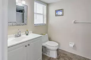 17 Colonial Club Dr, Boynton Beach, FL 33435 - Photo 27