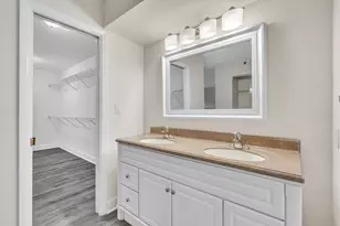 7564 Regency Lake Dr, Boca Raton, FL 33433 - Photo 27