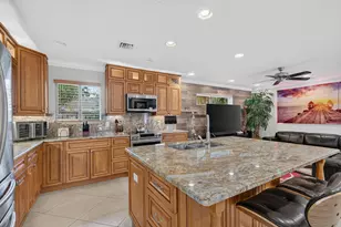 330 SW 75th Ave, Plantation, FL 33317 - Photo 17