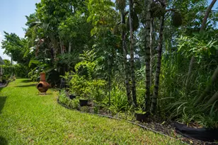 2638 Gately Dr E, West Palm Beach, FL 33415 - Photo 11