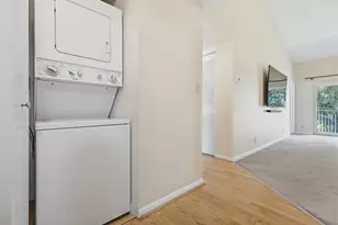 3041 Holiday Springs Blvd, Margate, FL 33063 - Photo 7