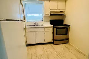 2789 Ashley Dr W, West Palm Beach, FL 33415 - Photo 3