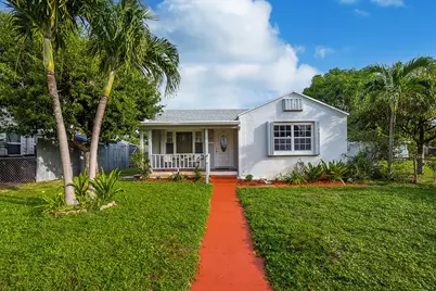 719 Summit Boulevard, West Palm Beach, FL 33405 - Photo 1