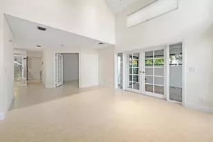 370 Prestwick Cir, Palm Beach Gardens, FL 33418 - Photo 17