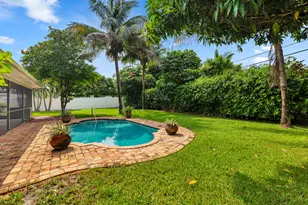 7315 W Lake Dr, West Palm Beach, FL 33406 - Photo 31