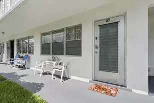 85 Kingswood E, West Palm Beach, FL 33417 - Photo 1