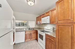 10607 W Clairmont Cir, Tamarac, FL 33321 - Photo 9