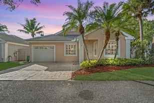 28 Governors Ct, Palm Beach Gardens, FL 33418 - Photo 1