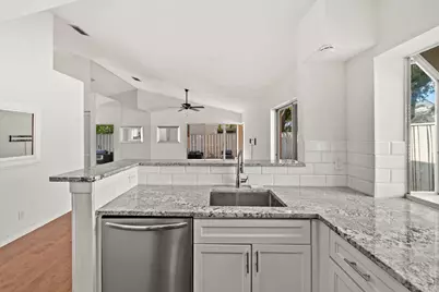 28 Governors Court, Palm Beach Gardens, FL 33418 - Photo 7