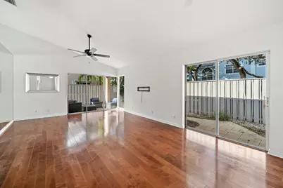 28 Governors Court, Palm Beach Gardens, FL 33418 - Photo 9