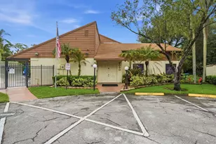 6180 Pine Tree Ln, Tamarac, FL 33319 - Photo 49