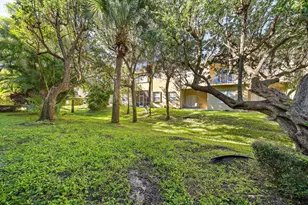 103 Lighthouse Cir, Tequesta, FL 33469 - Photo 21
