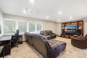 4501 E Country Club Cir, Plantation, FL 33317 - Photo 11