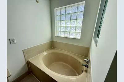 870 NW 166th Avenue, Pembroke Pines, FL 33028 - Photo 31