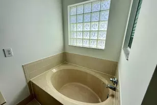 870 NW 166th Ave, Pembroke Pines, FL 33028 - Photo 31