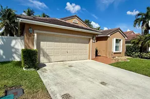 870 NW 166th Ave, Pembroke Pines, FL 33028 - Photo 7