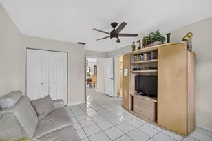10 Lexington Ln E, Palm Beach Gardens, FL 33418 - Photo 15