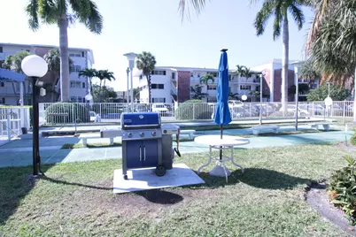 465 Paradise Isle Boulevard, Hallandale Beach, FL 33009 - Photo 25