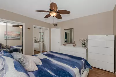 465 Paradise Isle Boulevard, Hallandale Beach, FL 33009 - Photo 17