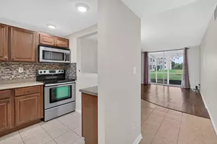 9360 Sunrise Lakes Blvd, Sunrise, FL 33322 - Photo 5