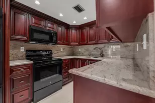 942 SW 113th Terrace, Pembroke Pines, FL 33025 - Photo 5
