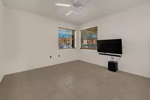 942 SW 113th Terrace, Pembroke Pines, FL 33025 - Photo 9