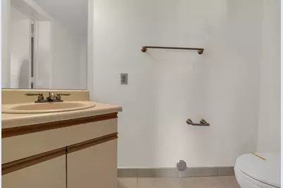 942 SW 113th Terrace, Pembroke Pines, FL 33025 - Photo 11