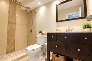800 Parkview Dr, Hallandale Beach, FL 33009 - Photo 15