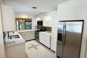 40 Pelican Pointe Dr, Delray Beach, FL 33483 - Photo 9