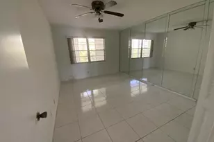 4102 Newport U, Deerfield Beach, FL 33442 - Photo 7