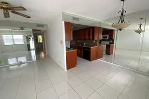 4102 Newport U, Deerfield Beach, FL 33442 - Photo 5