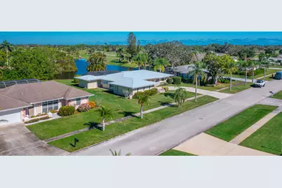 1425 SE Sunshine Avenue, Port Saint Lucie, FL 34952 - Photo 37