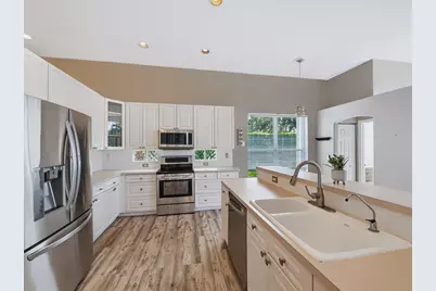 5574 Bermuda Dunes Circle, Lake Worth, FL 33463 - Photo 13