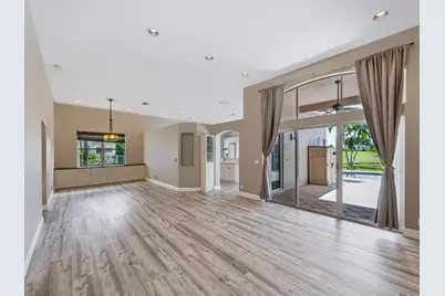 5574 Bermuda Dunes Circle, Lake Worth, FL 33463 - Photo 9