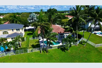 5574 Bermuda Dunes Circle, Lake Worth, FL 33463 - Photo 7
