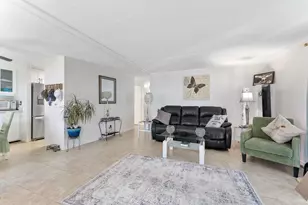 8702 Duchess Ct E, Boynton Beach, FL 33436 - Photo 3