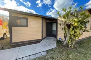 9551 W Daffodil Ln, Miramar, FL 33025 - Photo 3