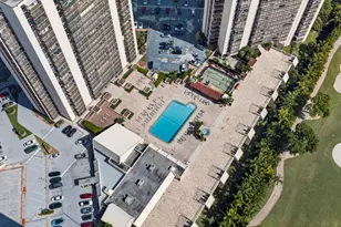 20301 W Country Club Dr, Aventura, FL 33180 - Photo 31