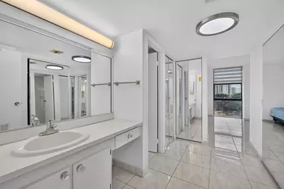 20301 W Country Club Drive #523, Aventura, FL 33180 - Photo 9
